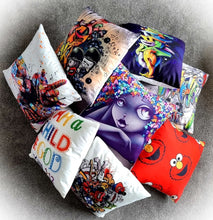 Load image into Gallery viewer, Cushion Cover: Graffiti light
